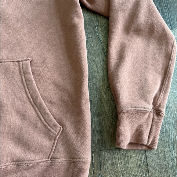Abercrombie and Fitch embossed sweatshirt d
Hoodie.Women’s size XS.  Rust color. - Picture 4 of 6